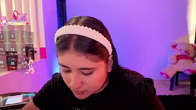 Gaby  Howards online show from 09-15-25, 07:47