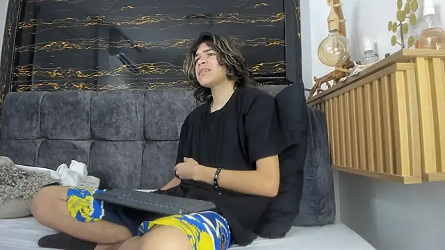 Diamond twink online show from 02-13-26, 01:55