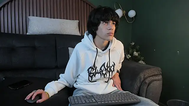 Diamond twink online show from 07-04-26, 05:25