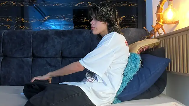 Snapshot of Diamond_twink chatting on 10-10-25, 07:36 Diamond twink online show from 10-10-25, 07:36