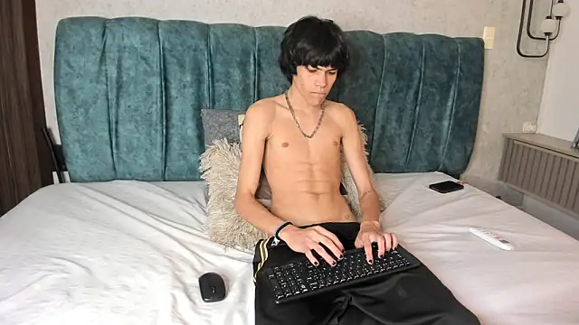Snapshot of Diamond_twink chatting on 06-09-26, 03:57 Diamond twink online show from 06-09-26, 03:57