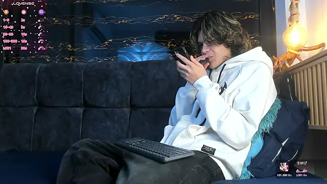 Diamond twink online show from 11-04-25, 03:54