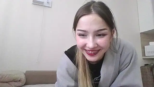 Snapshot of sillybloom chatting on 10-05-25, 05:42 sillybloom online show from 10-05-25, 05:42
