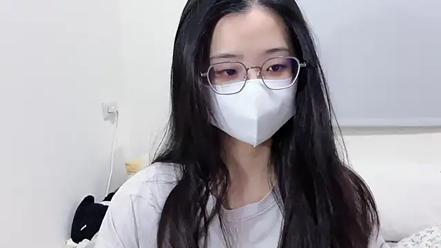 Snapshot of LHeart chatting on 10-22-25, 02:05 LHeart online show from 10-22-25, 02:05