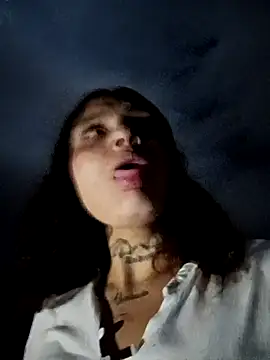 Snapshot of Alis_1327 chatting on 10-06-25, 02:35 Alis 1327 online show from 10-06-25, 02:35