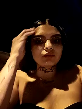 Snapshot of Alis_1327 chatting on 10-04-25, 02:24 Alis 1327 online show from 10-04-25, 02:24