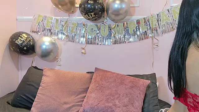 Snapshot of RossyCarters chatting on 02-11-26, 12:38 RossyCarters online show from 02-11-26, 12:38