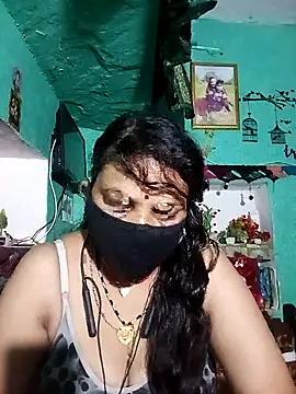 Snapshot of SHWETA1180 chatting on 10-05-25, 01:07 SHWETA1180 online show from 10-05-25, 01:07