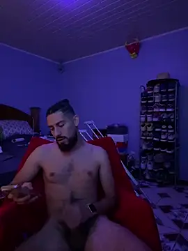 Snapshot of Jonny0399_ chatting on 02-01-26, 12:42 Jonny0399 online show from 02-01-26, 12:42