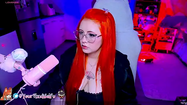 Snapshot of AlyssaRomanova chatting on 10-05-25, 02:35 AlyssaRomanova online show from 10-05-25, 02:35