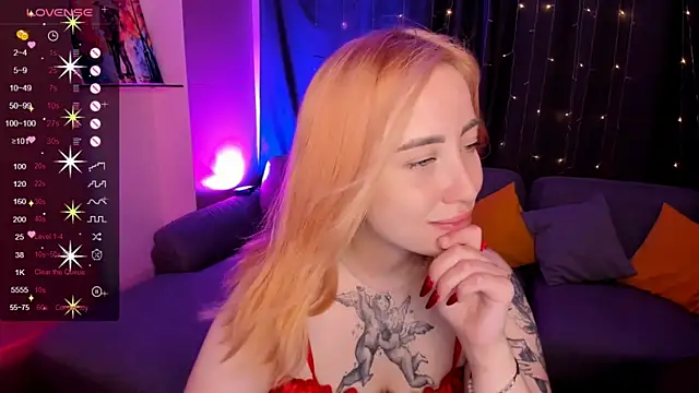 Snapshot of deboramoore chatting on 07-19-26, 02:20 deboramoore online show from 07-19-26, 02:20