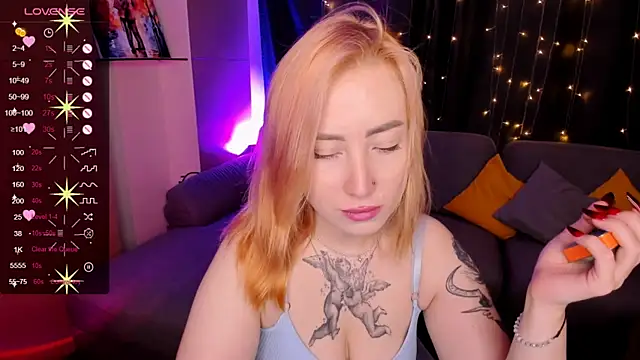 Snapshot of deboramoore chatting on 07-11-26, 02:01 deboramoore online show from 07-11-26, 02:01
