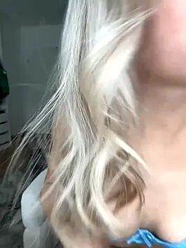 Snapshot of celis_secret chatting on 11-14-25, 07:12 celis secret online show from 11-14-25, 07:12