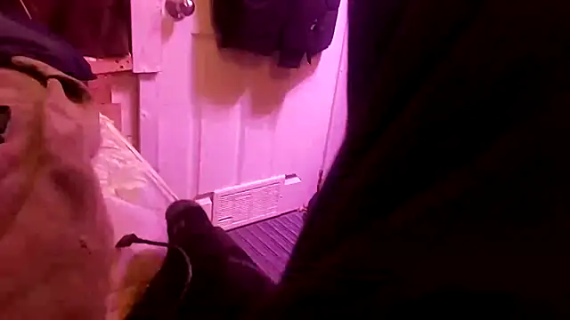 Snapshot of David1982qq chatting on 10-07-25, 05:25 David1982qq online show from 10-07-25, 05:25