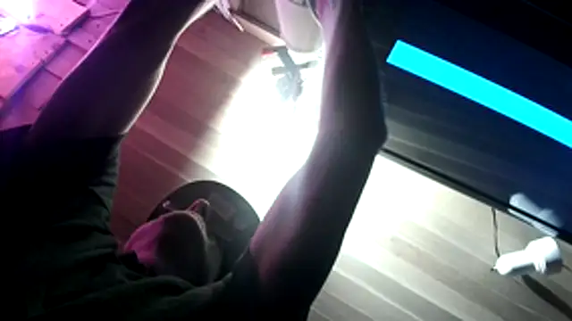 Snapshot of David1982qq chatting on 10-08-25, 02:51 David1982qq online show from 10-08-25, 02:51