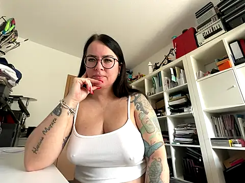 annalea85 online show from 11-03-25, 10:41