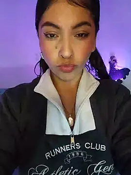 Snapshot of Fox_Roxxan chatting on 07-01-26, 03:29 Fox Roxxan online show from 07-01-26, 03:29