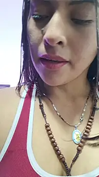 Snapshot of Fox_Roxxan chatting on 06-02-26, 02:22 Fox Roxxan online show from 06-02-26, 02:22