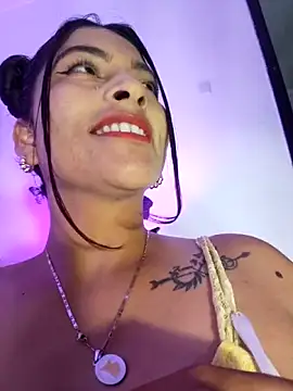 Snapshot of Fox_Roxxan chatting on 06-03-26, 02:23 Fox Roxxan online show from 06-03-26, 02:23