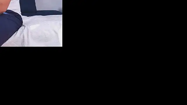 Snapshot of couplelove543 chatting on 09-26-25, 01:07 couplelove543 online show from 09-26-25, 01:07