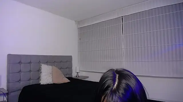 Stephany Rodriguez online show from 10-18-25, 03:03