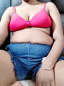 Snapshot of monalisa639536 chatting on 09-27-25, 07:58 monalisa639536 online show from 09-27-25, 07:58