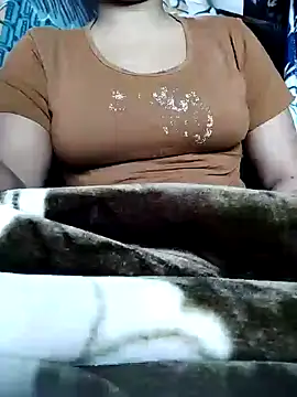 Snapshot of monalisa639536 chatting on 01-18-26, 06:11 monalisa639536 online show from 01-18-26, 06:11