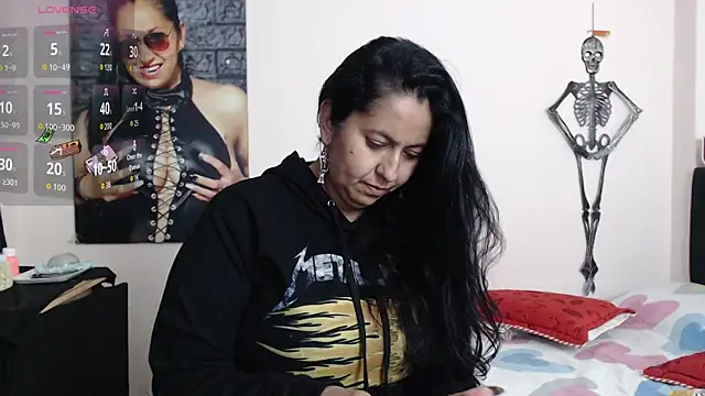 Snapshot of holydeath_1 chatting on 10-11-25, 10:44 holydeath 1 online show from 10-11-25, 10:44