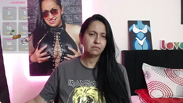 Snapshot of holydeath_1 chatting on 10-27-25, 11:27 holydeath 1 online show from 10-27-25, 11:27