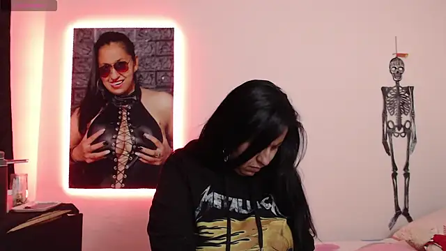 Snapshot of holydeath_1 chatting on 10-10-25, 10:21 holydeath 1 online show from 10-10-25, 10:21