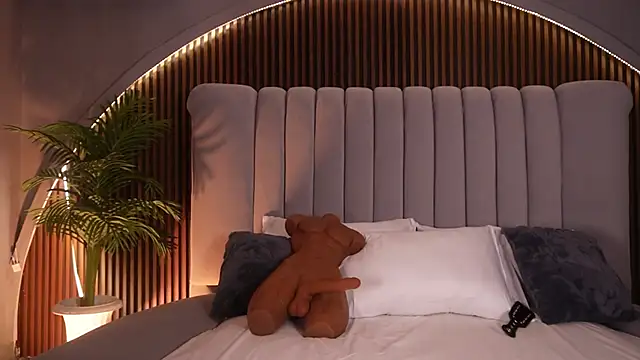 KatlynRous online show from 01-31-26, 07:45