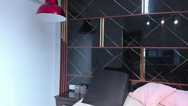 HannyThompson online show from 12-20-25, 12:41