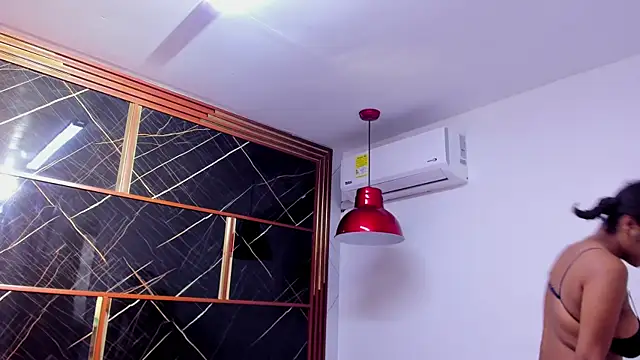 HannyThompson online show from 10-14-25, 01:01