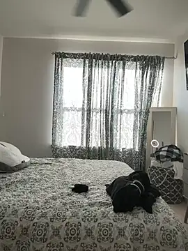 honeycombhalo online show from 04-23-26, 10:00