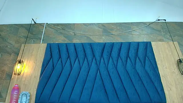 Snapshot of Emma_Valencia_001 chatting on 09-13-25, 08:31 Emma Valencia 001 online show from 09-13-25, 08:31