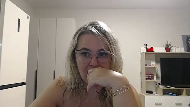 EleanoraDream online show from 02-28-26, 06:40