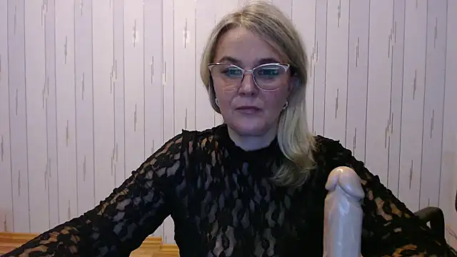 EleanoraDream online show from 10-13-25, 02:40