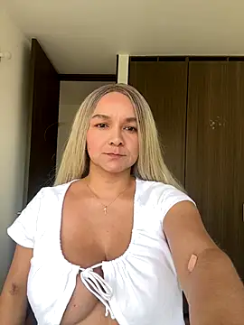 Snapshot of Nova_Gabriela chatting on 12-21-25, 01:57 Nova Gabriela online show from 12-21-25, 01:57