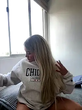 Snapshot of Nova_Gabriela chatting on 11-28-25, 03:34 Nova Gabriela online show from 11-28-25, 03:34