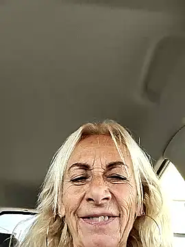 clarabell4 online show from 11-01-25, 09:47