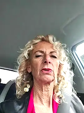 clarabell4 online show from 10-17-25, 06:39