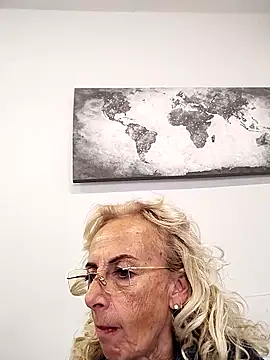 clarabell4 online show from 09-19-25, 08:18