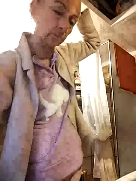 clarabell4 online show from 10-16-25, 05:27