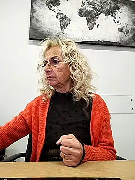 clarabell4 online show from 11-28-25, 08:36