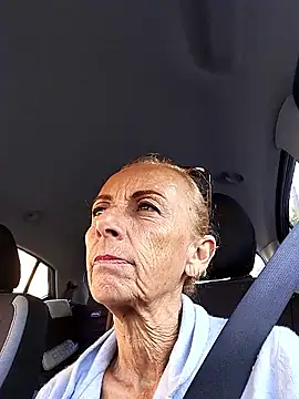 clarabell4 online show from 10-13-25, 06:59