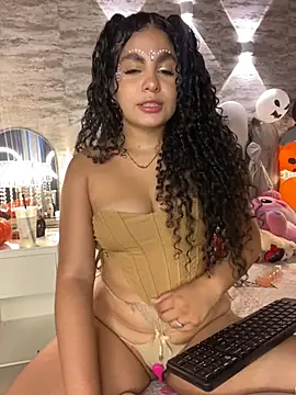 Yassy vazquez online show from 10-11-25, 07:37