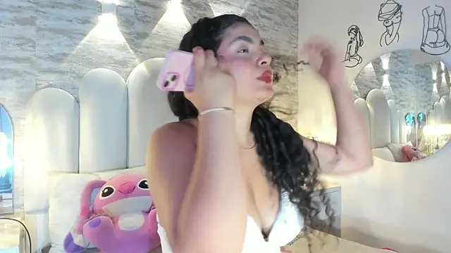 Yassy vazquez online show from 11-20-25, 07:36