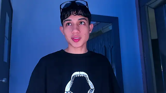 Snapshot of Sebax_Young chatting on 02-17-26, 08:06 Sebax Young online show from 02-17-26, 08:06