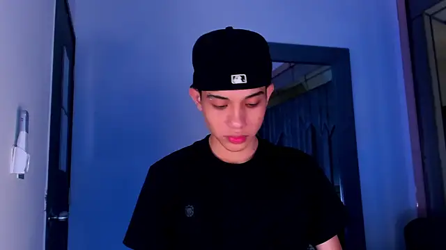 Snapshot of Sebax_Young chatting on 02-24-26, 08:10 Sebax Young online show from 02-24-26, 08:10