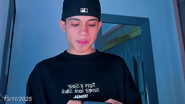 Sebax Young online show from 11-19-25, 08:31